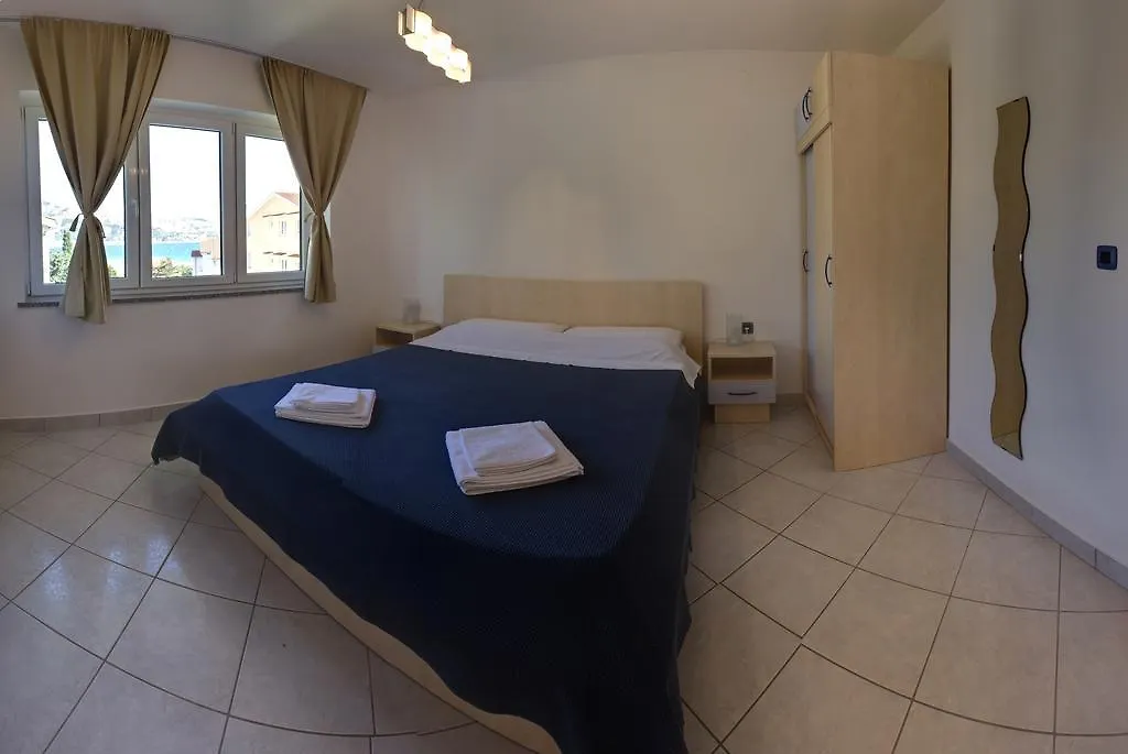 Vis A Vis Apartments Baška 0*,  Horvátország