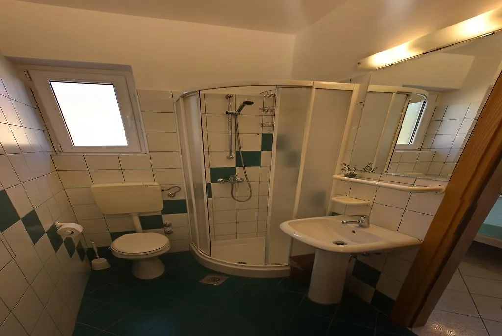 Vis A Vis Apartments