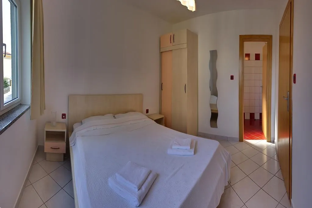 Vis A Vis Apartments 0*, Baska (Krk) Croatia
