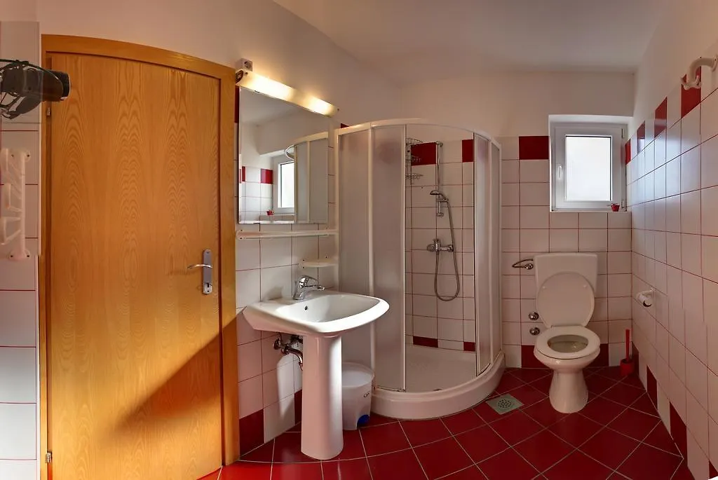 Vis A Vis Apartments