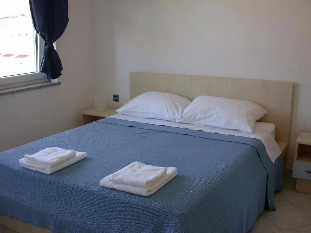 Vis A Vis Apartments 0*, Baska (Krk)